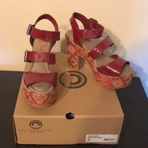 Big Buddha platform sandal. Size 8